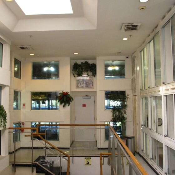 Exterior of Newport Center Animal Hospital