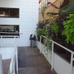 Exterior of Newport Center Animal Hospital