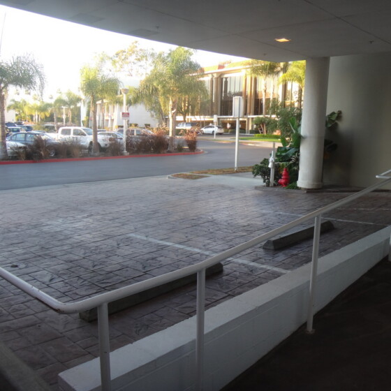 Exterior of Newport Center Animal Hospital
